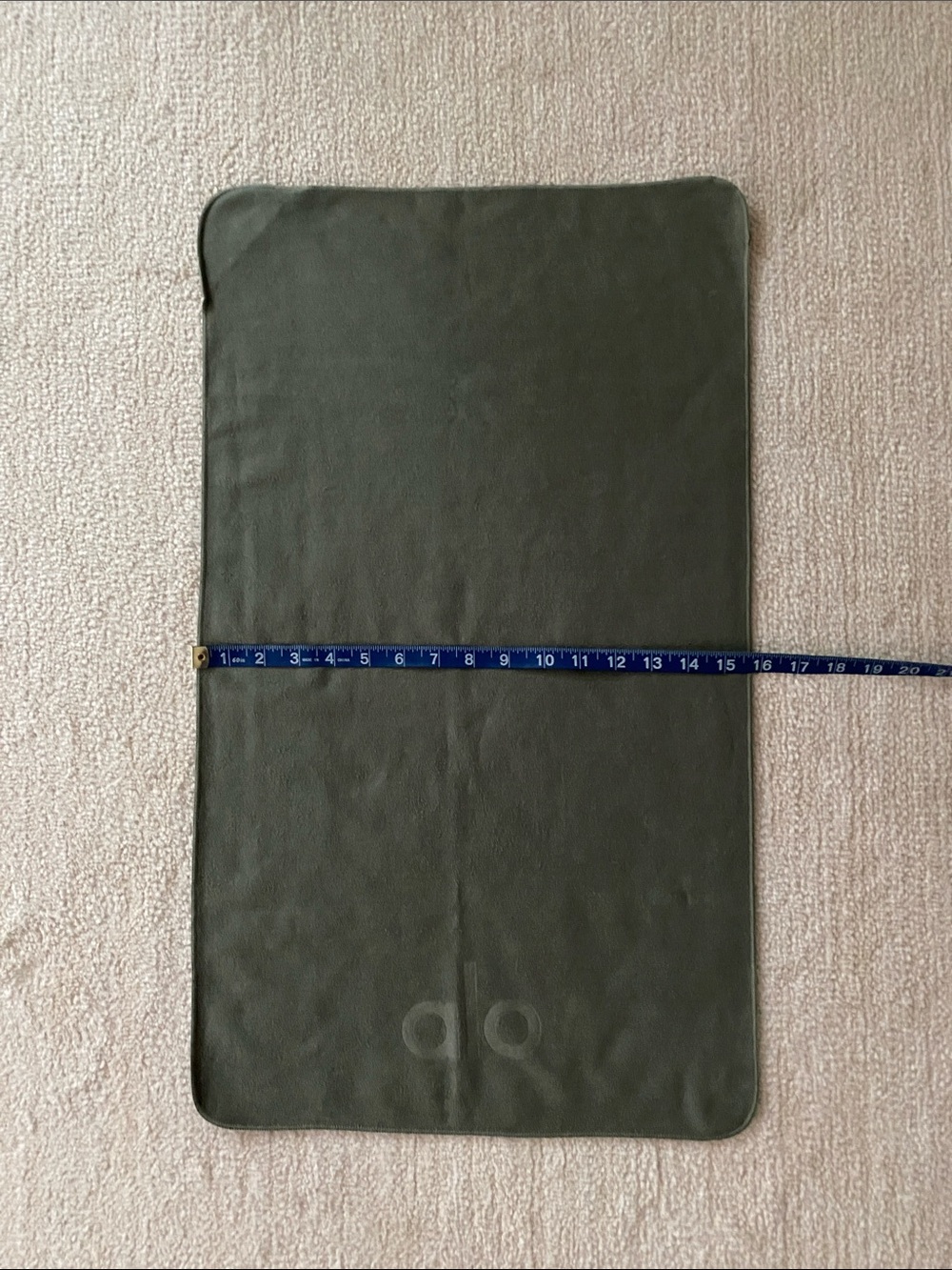 Alo Performance No Sweat Hand Towel - Picture 6 of 6